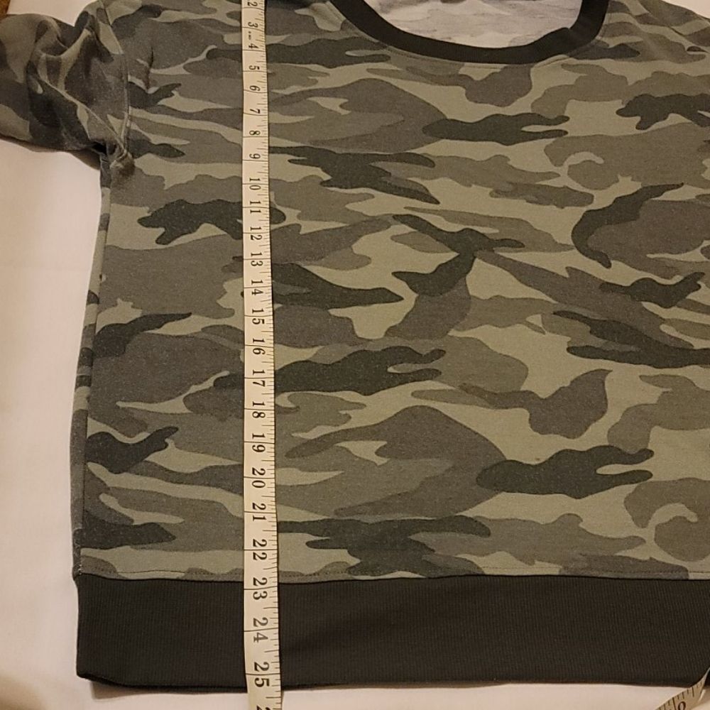 Splendid camo pullover size large - image 4